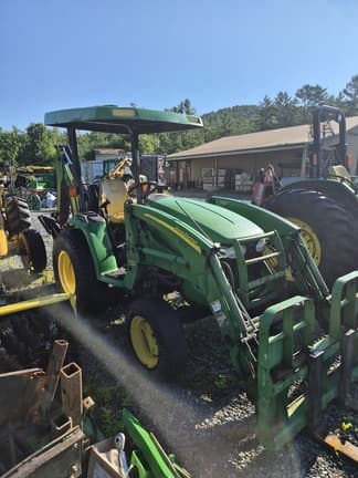 Image of John Deere 3520 Primary image