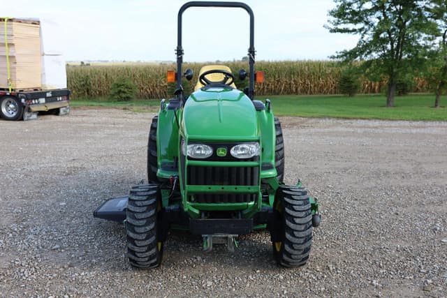 Image of John Deere 3520 equipment image 4