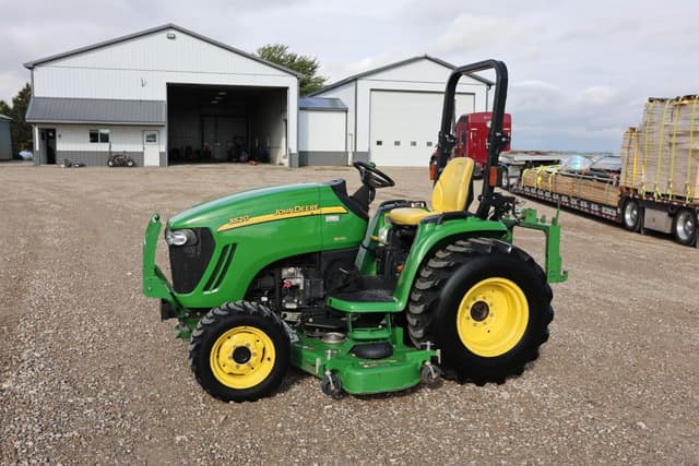 Image of John Deere 3520 equipment image 2