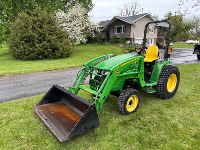 Image of John Deere 3520 equipment image 3