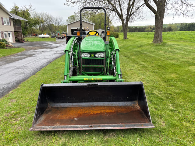 Image of John Deere 3520 equipment image 4