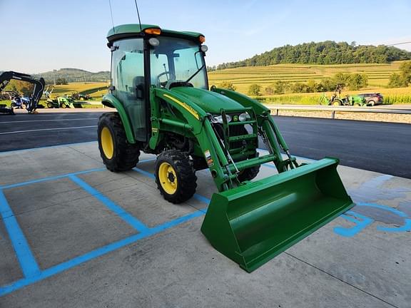 Image of John Deere 3520 equipment image 2