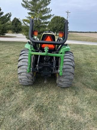 Image of John Deere 3520 equipment image 4