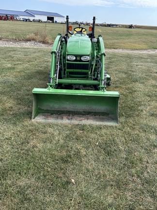 Image of John Deere 3520 equipment image 3