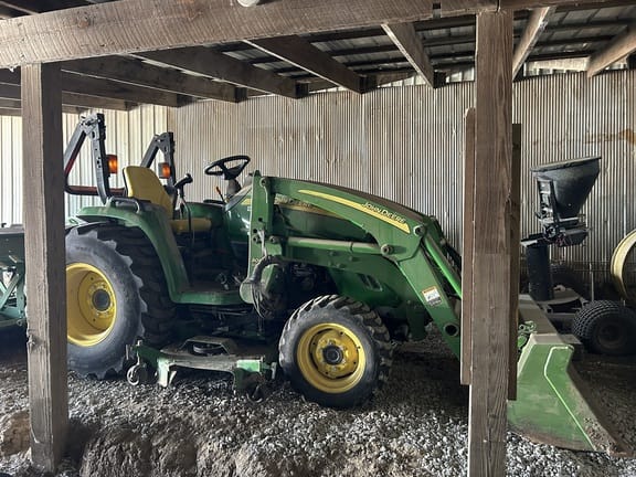 2012 John Deere 3520 Equipment Image0