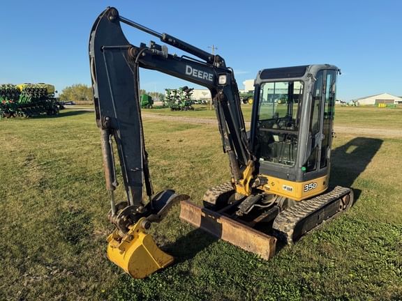 2012 John Deere 35D Equipment Image0