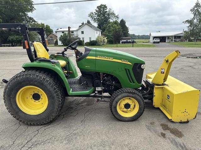 Image of John Deere 3720 equipment image 4