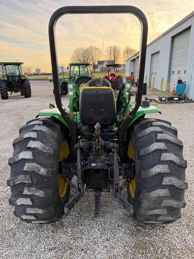 Image of John Deere 4105 equipment image 3