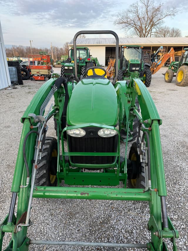 Image of John Deere 4105 equipment image 2