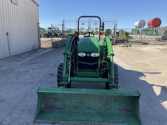 Image of John Deere 4105 equipment image 2