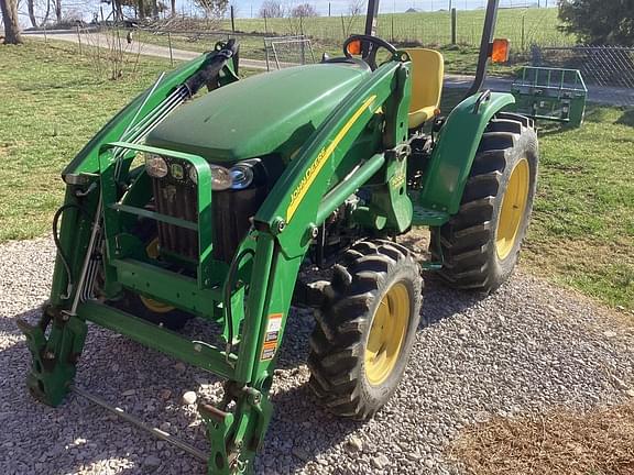 Image of John Deere 4105 equipment image 2