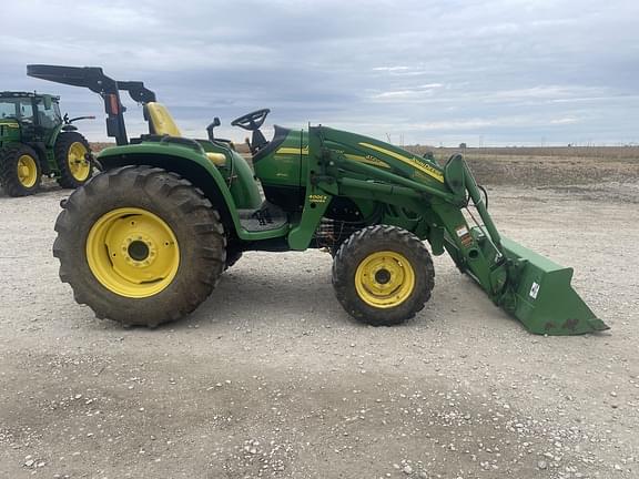 Image of John Deere 4120 equipment image 3