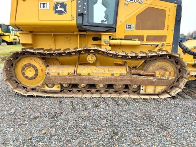 Image of John Deere 450J LT equipment image 2
