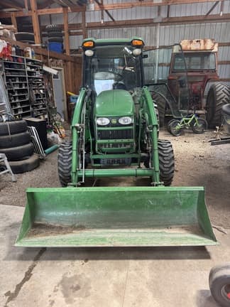 Image of John Deere 4520 equipment image 1