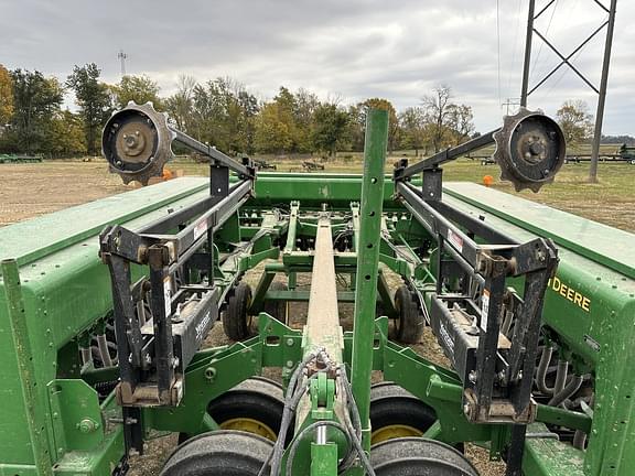 Image of John Deere 455 equipment image 3