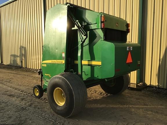 Image of John Deere 468 MegaWide Plus equipment image 2