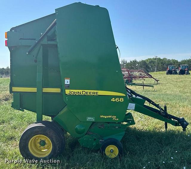 Image of John Deere 468  equipment image 3