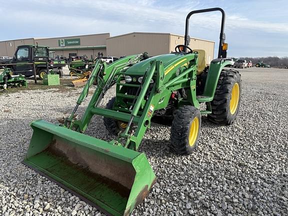 Image of John Deere 4720 equipment image 1