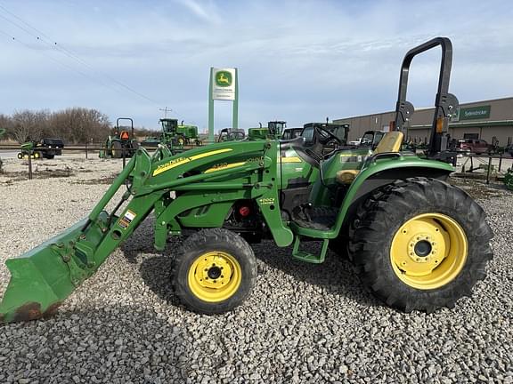 Image of John Deere 4720 equipment image 1