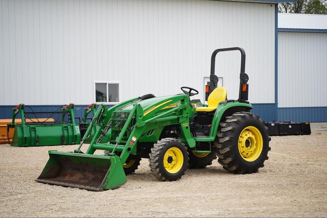 Image of John Deere 4720 Primary image