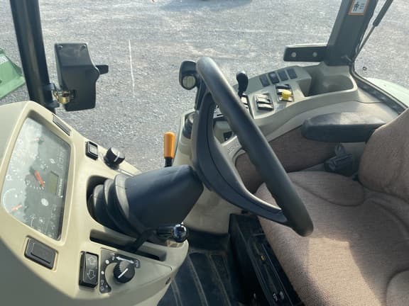 Image of John Deere 4720 equipment image 4