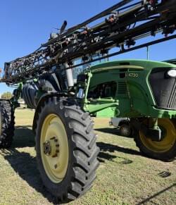Image of John Deere 4730 equipment image 2