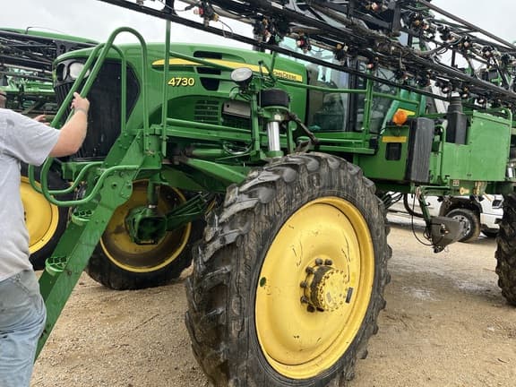 Image of John Deere 4730 equipment image 2