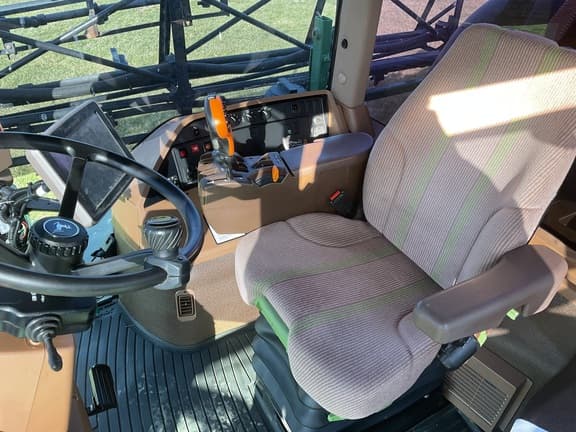 Image of John Deere 4730 equipment image 1