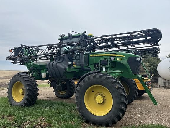 Image of John Deere 4730 equipment image 2