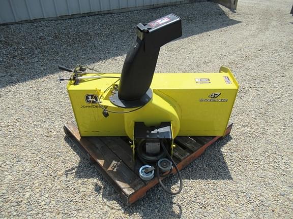 Image of John Deere 47" Snow Blower equipment image 3