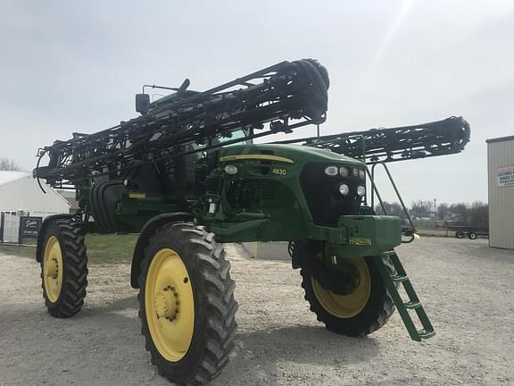 Image of John Deere 4830 equipment image 2
