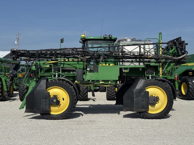 Image of John Deere 4830 equipment image 1