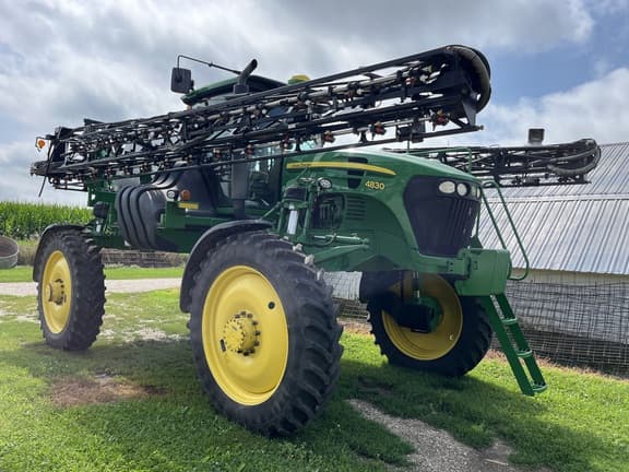 Image of John Deere 4830 equipment image 2
