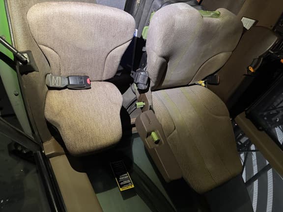 Image of John Deere 4830 equipment image 4