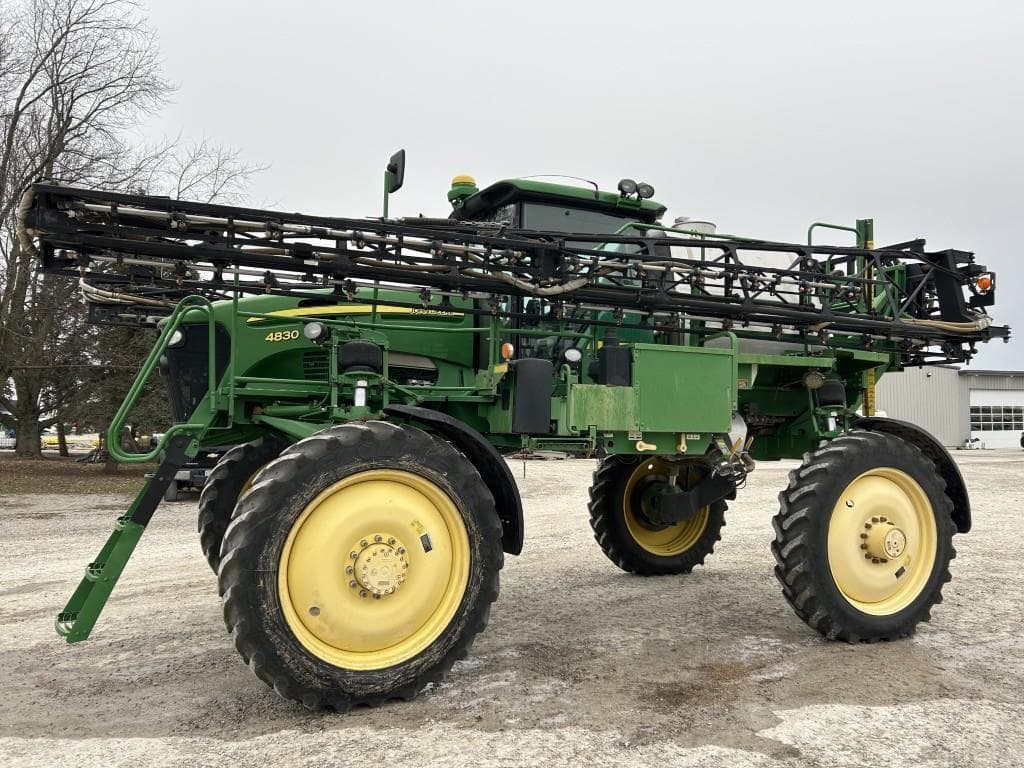 Image of John Deere 4830 Primary image