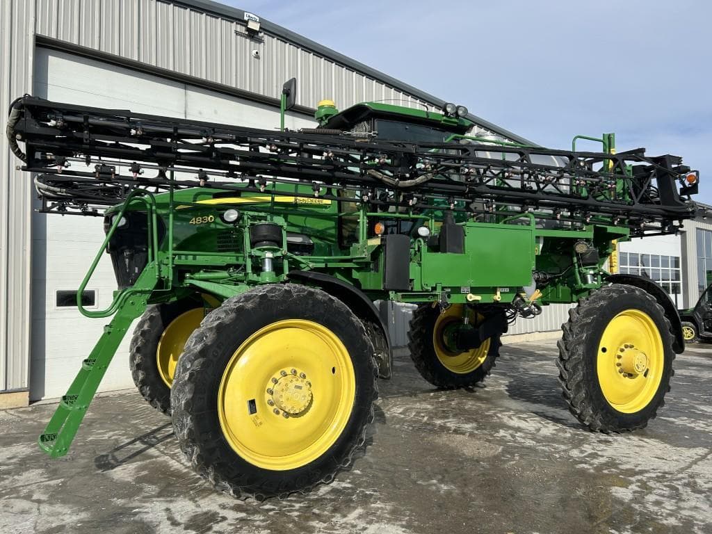 Image of John Deere 4830 Primary image