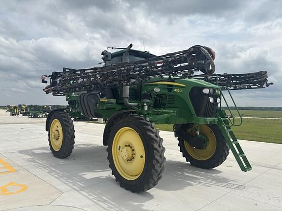 Image of John Deere 4830 equipment image 4