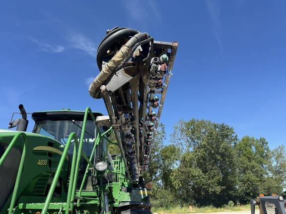 Image of John Deere 4830 equipment image 3