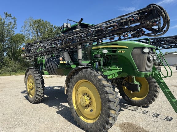 2012 John Deere 4830 Equipment Image0