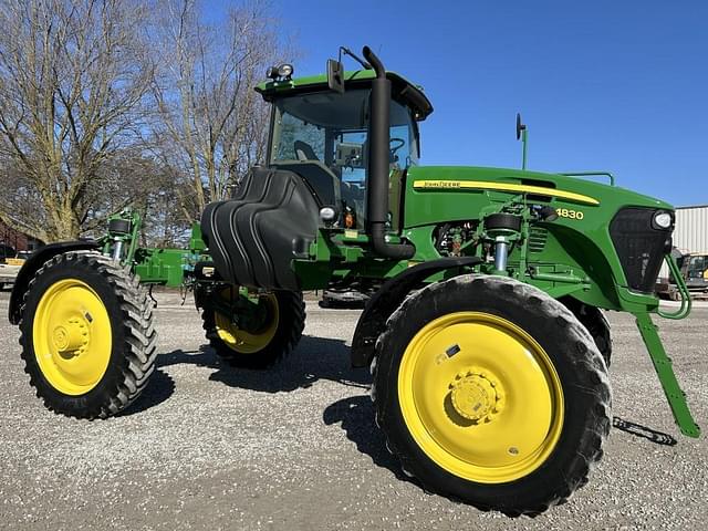 Image of John Deere 4830 equipment image 1