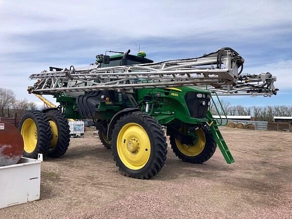 Image of John Deere 4830 equipment image 1