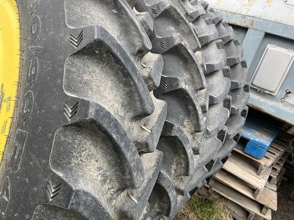 Image of John Deere 4830 equipment image 2