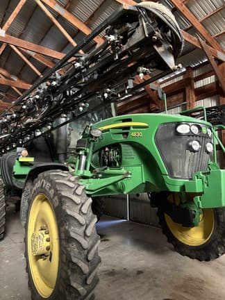 Image of John Deere 4830 equipment image 1