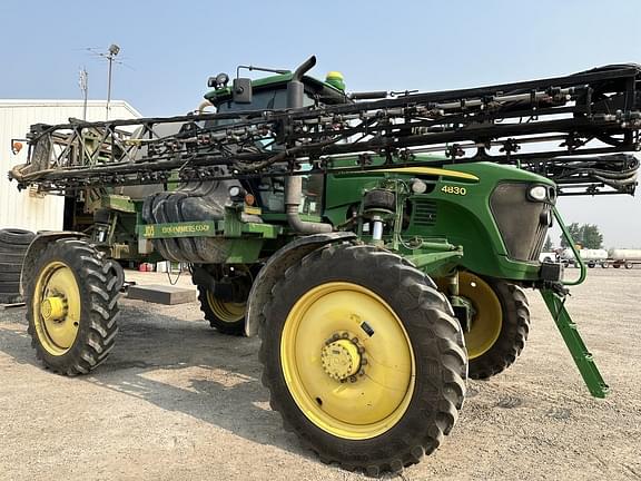 Image of John Deere 4830 equipment image 1