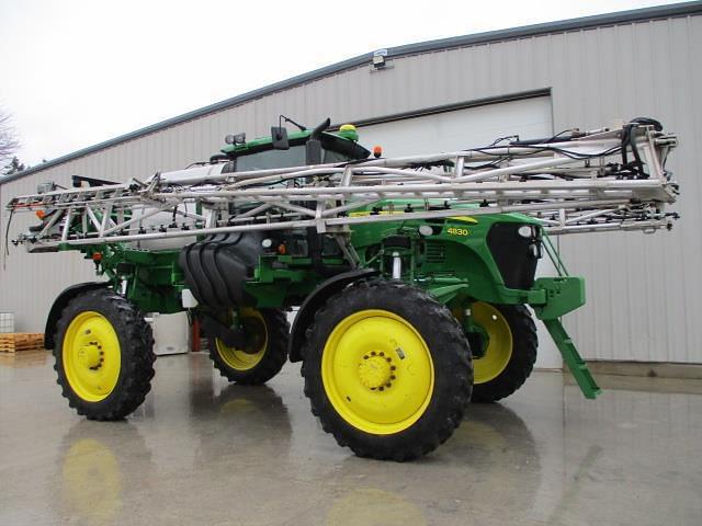 Image of John Deere 4830 equipment image 1