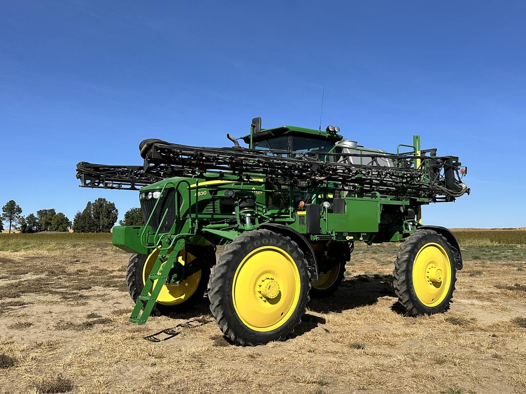 Image of John Deere 4830 Primary image