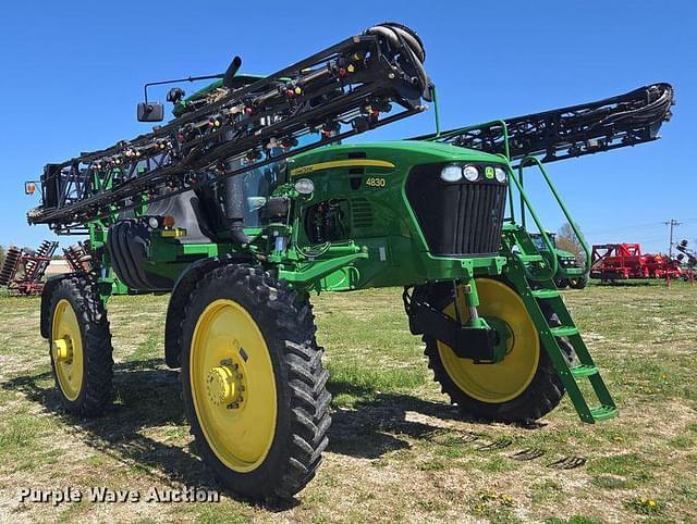 Image of John Deere 4830 equipment image 2