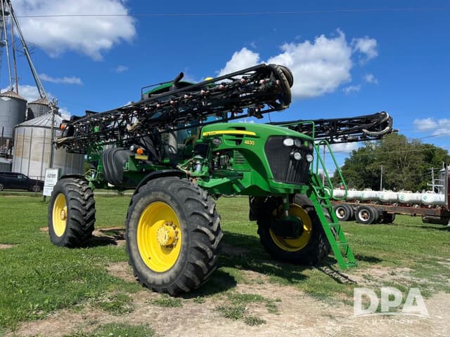 Image of John Deere 4830 equipment image 4