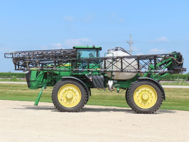 Image of John Deere 4940 equipment image 1