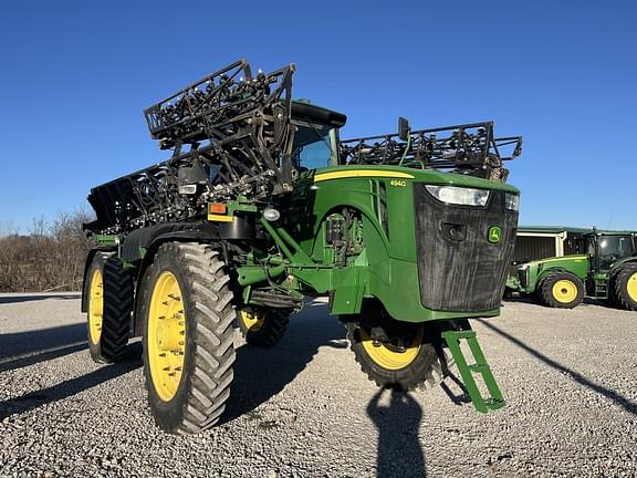 Image of John Deere 4940 equipment image 2